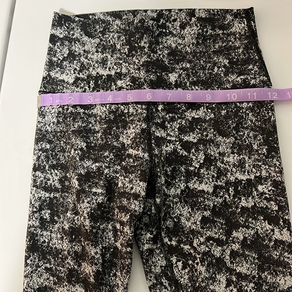 Lululemon leggings. Grey/black, size 4. Used, but good condition. - Picture 5 of 7